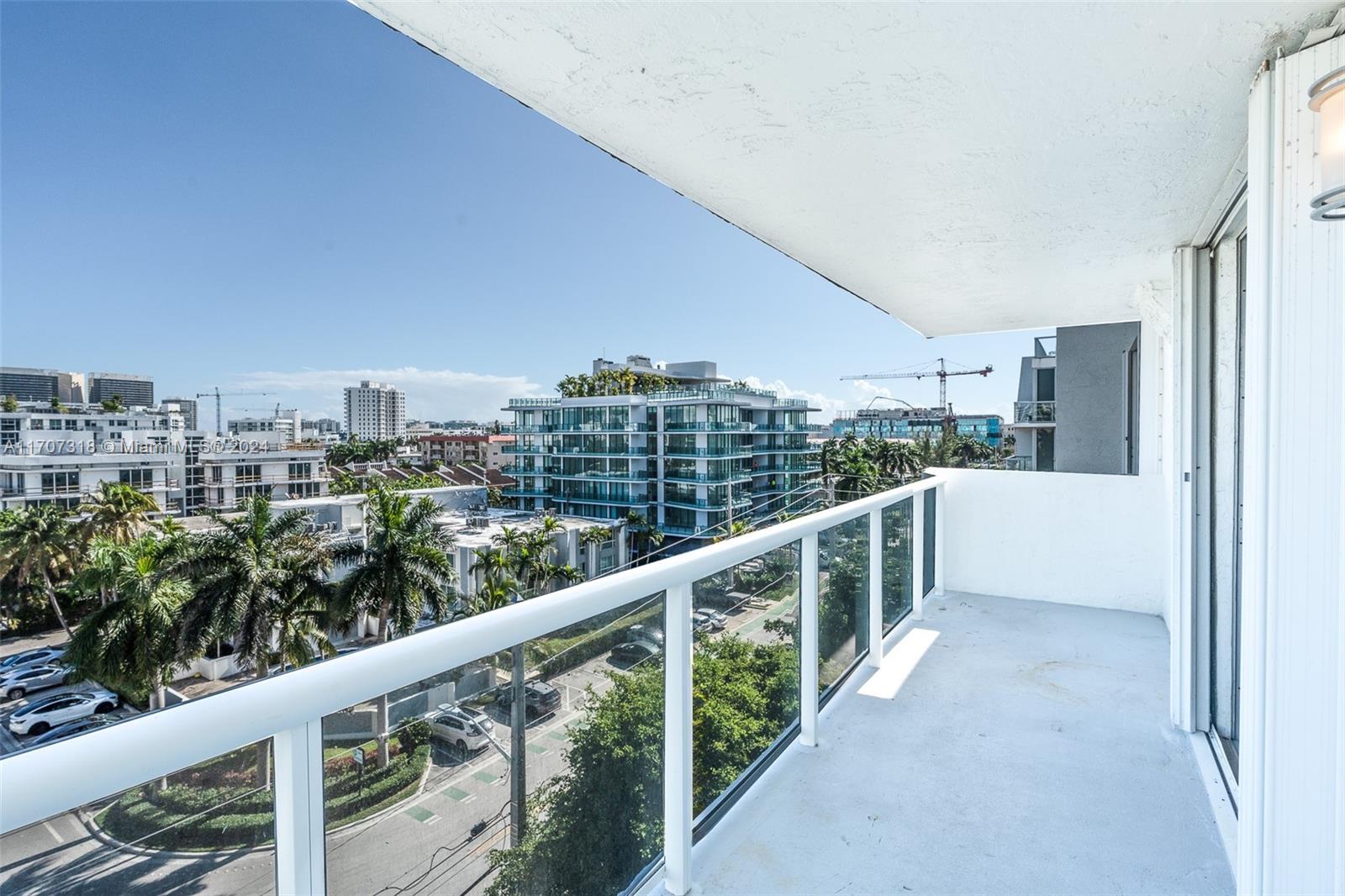 10000 W Bay Harbor Dr 625
