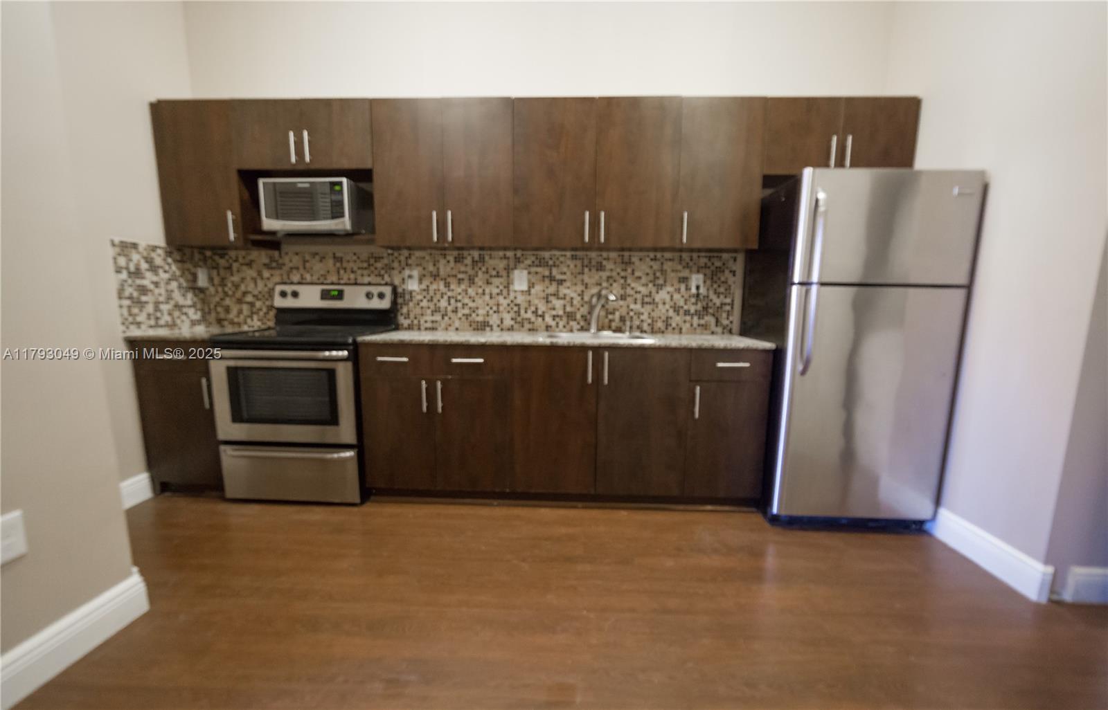 1469 Sw 5th St 5, Miami, Broward County, Florida - 2 Bedrooms  
1 Bathrooms - 