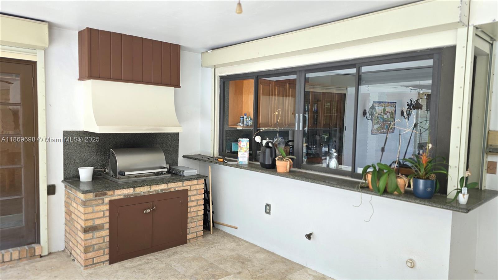 PINE BAY ESTATES SOUTH - Residential Lease