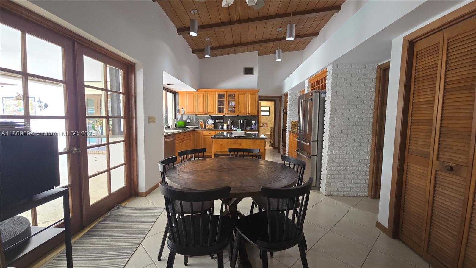 PINE BAY ESTATES SOUTH - Residential Lease