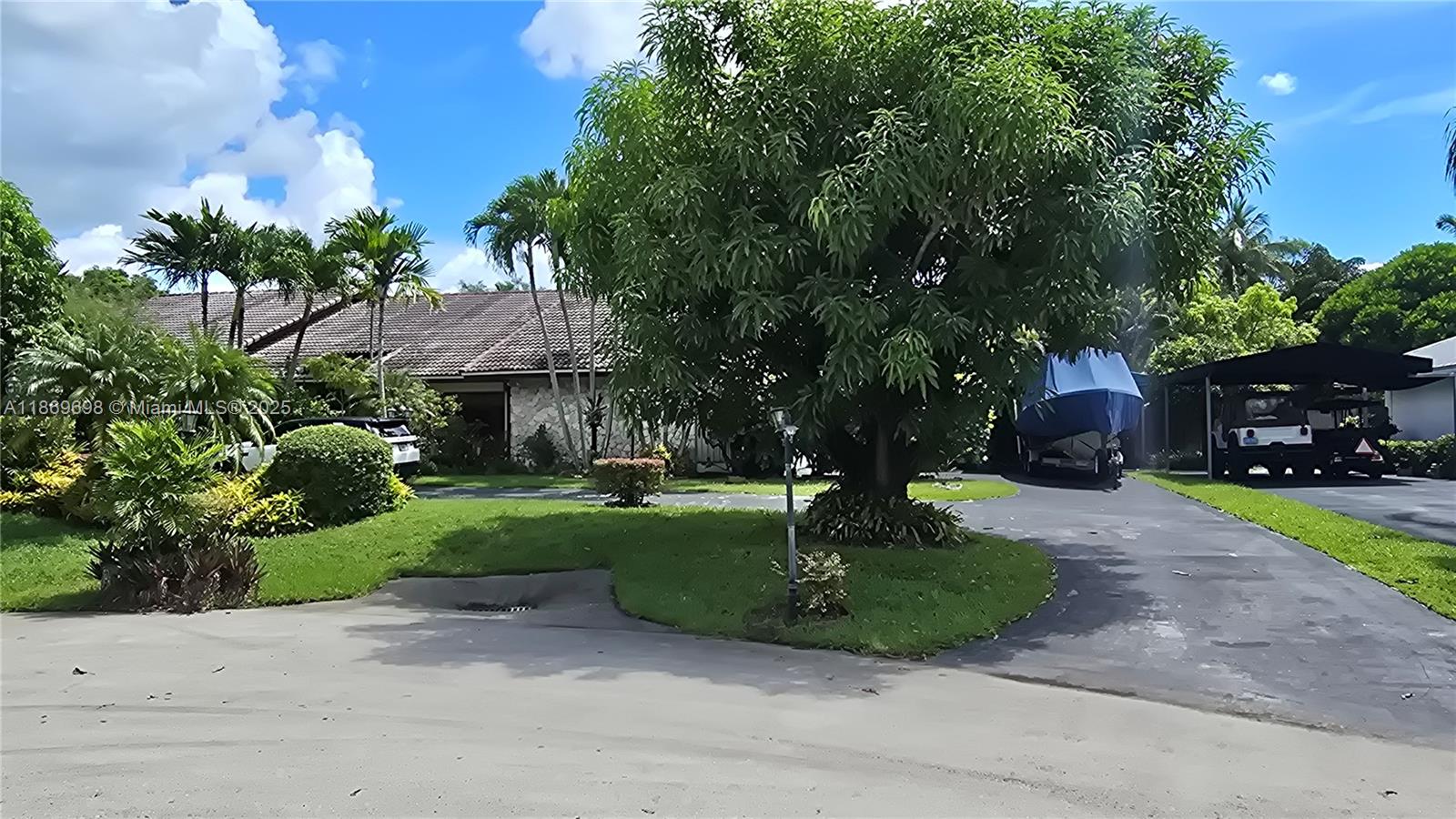 PINE BAY ESTATES SOUTH - Residential Lease