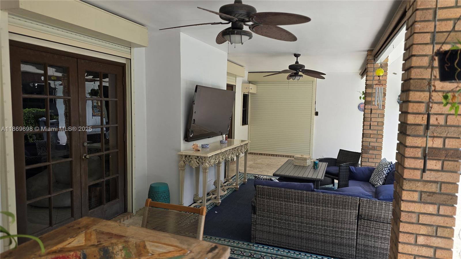 PINE BAY ESTATES SOUTH - Residential Lease