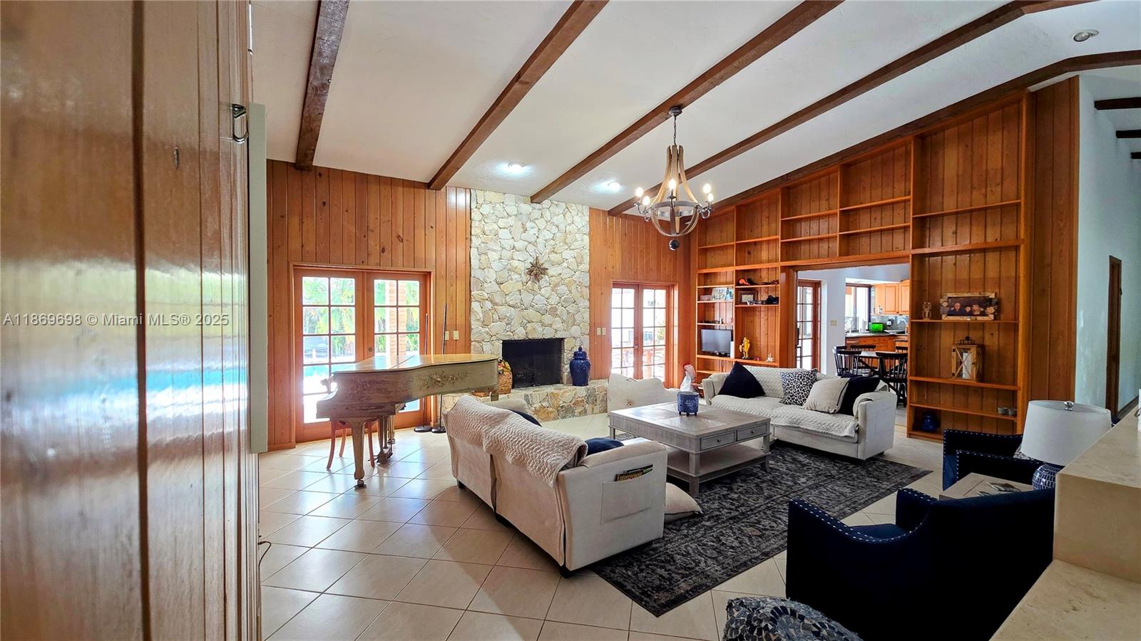 PINE BAY ESTATES SOUTH - Residential Lease