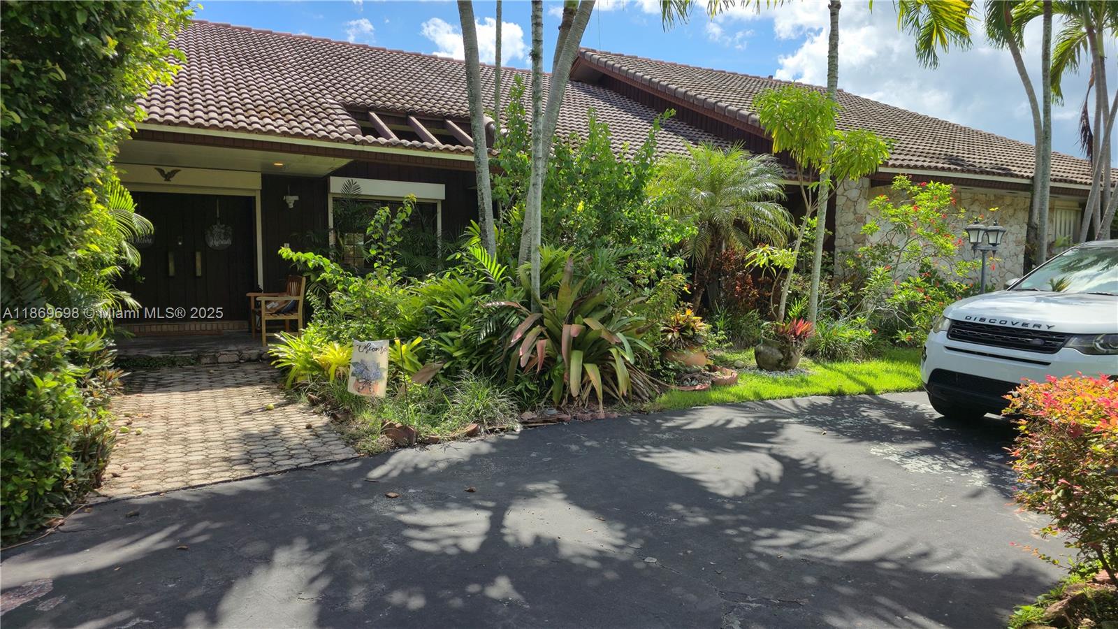 PINE BAY ESTATES SOUTH - Residential Lease