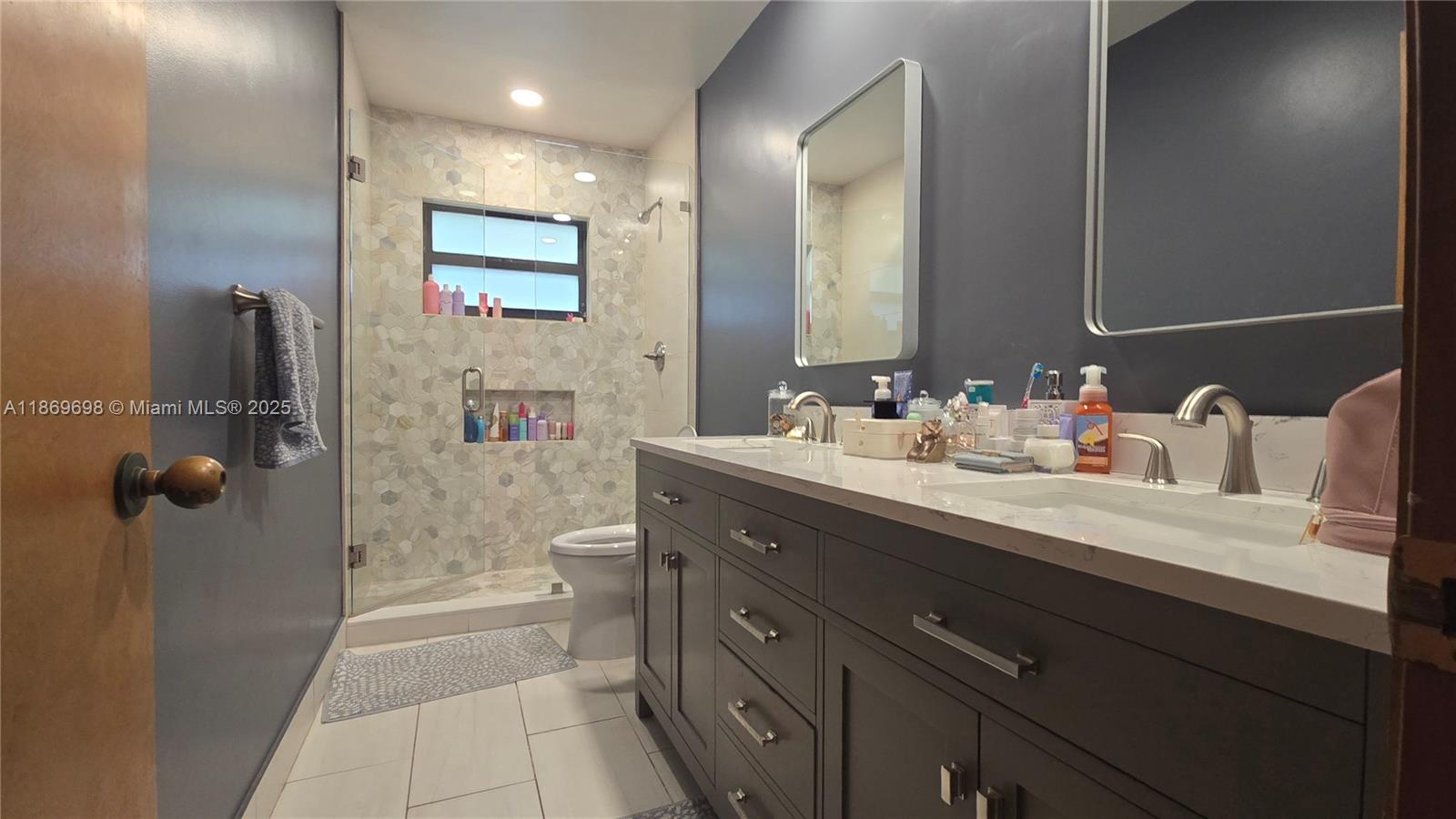 PINE BAY ESTATES SOUTH - Residential Lease