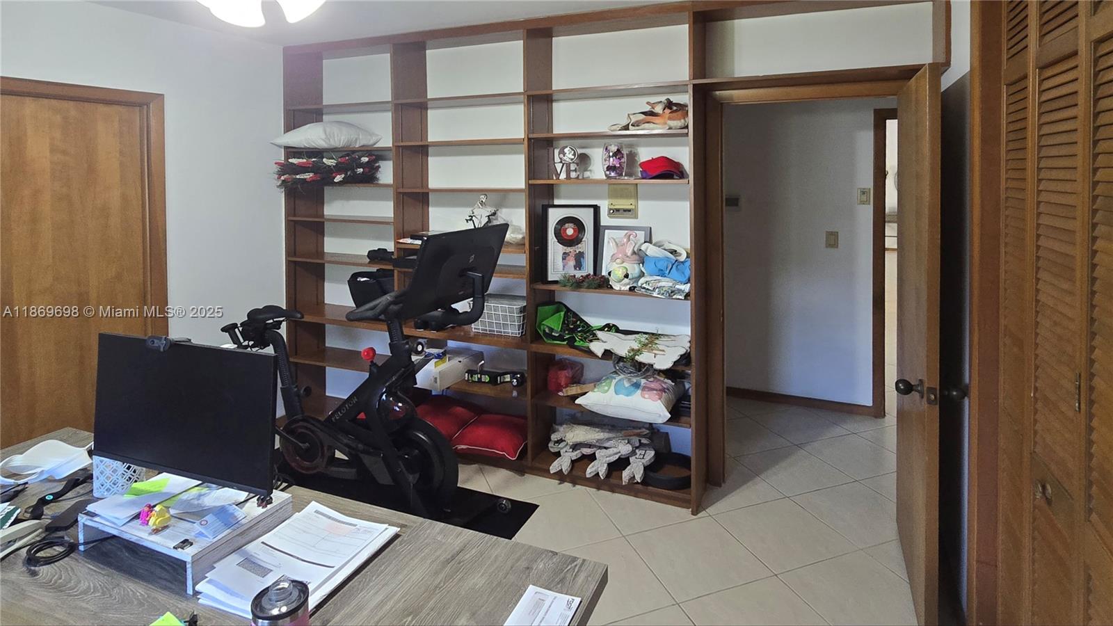 PINE BAY ESTATES SOUTH - Residential Lease