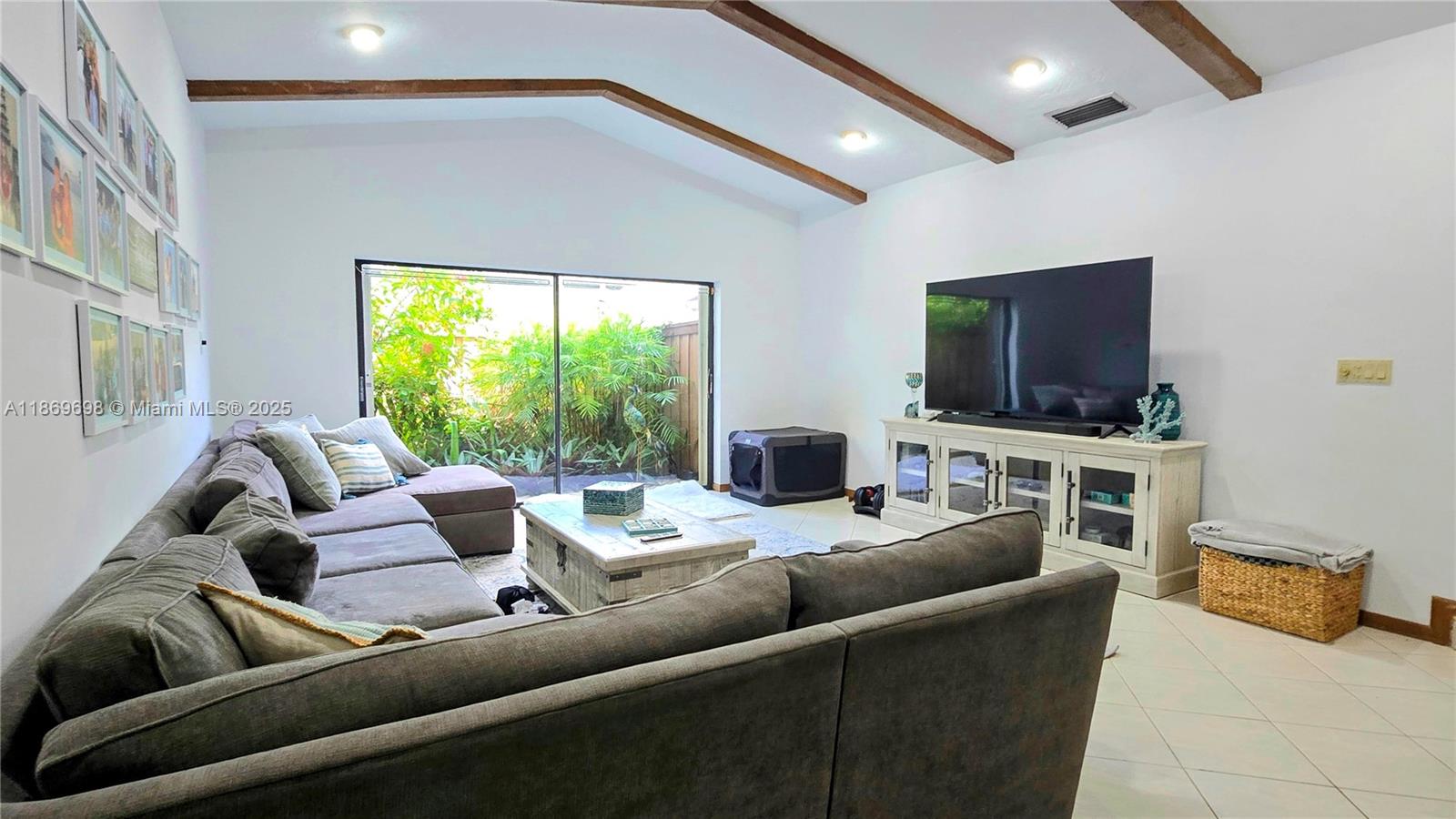 PINE BAY ESTATES SOUTH - Residential Lease