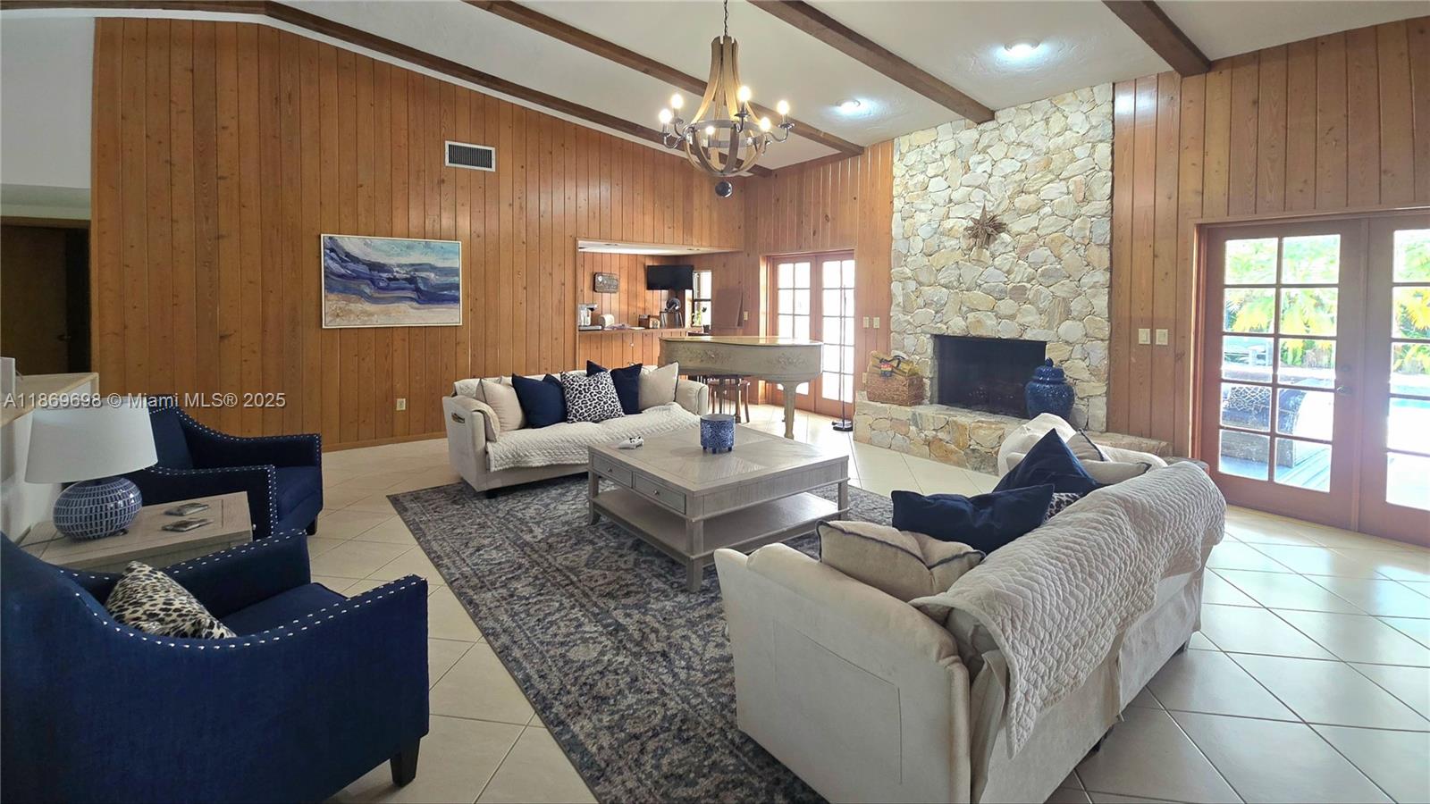 PINE BAY ESTATES SOUTH - Residential Lease