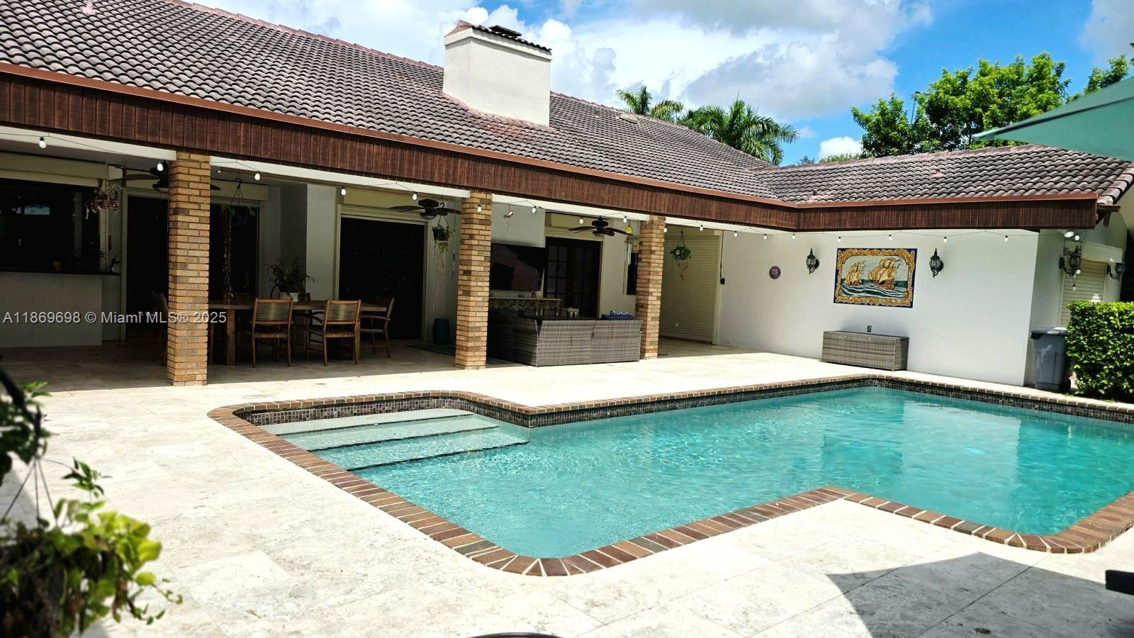 PINE BAY ESTATES SOUTH - Residential Lease