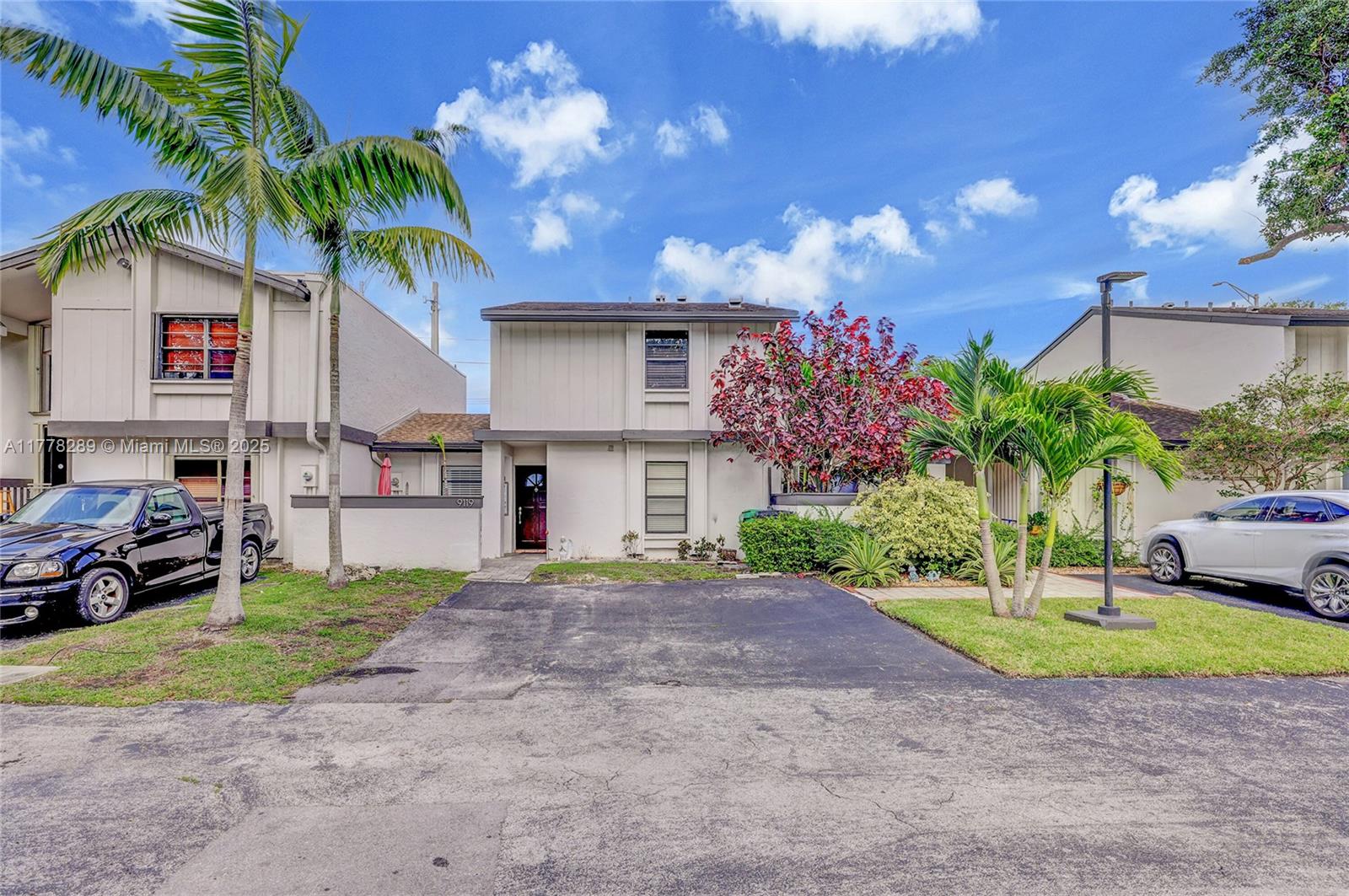Property for Sale at 9119 Sw 117th Ct 9119, Miami, Broward County, Florida - Bedrooms: 3 
Bathrooms: 3  - $529,900