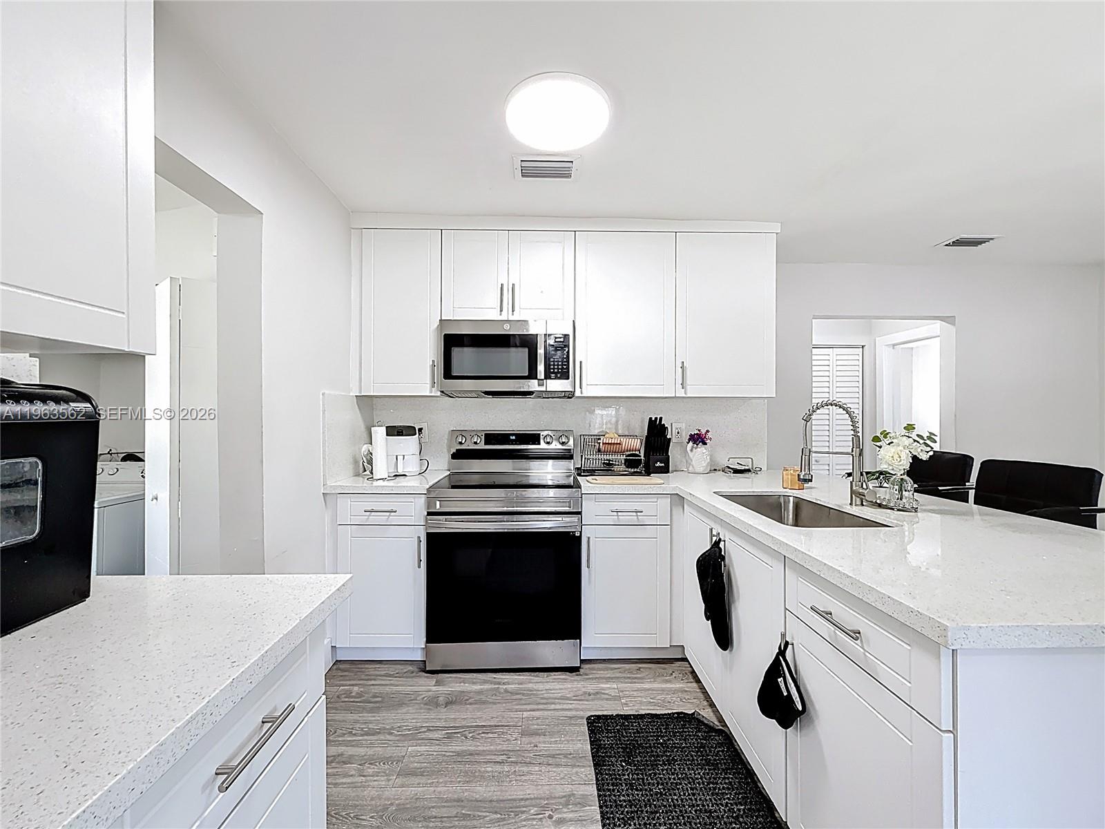 TENNYSON HEIGHTS - Residential