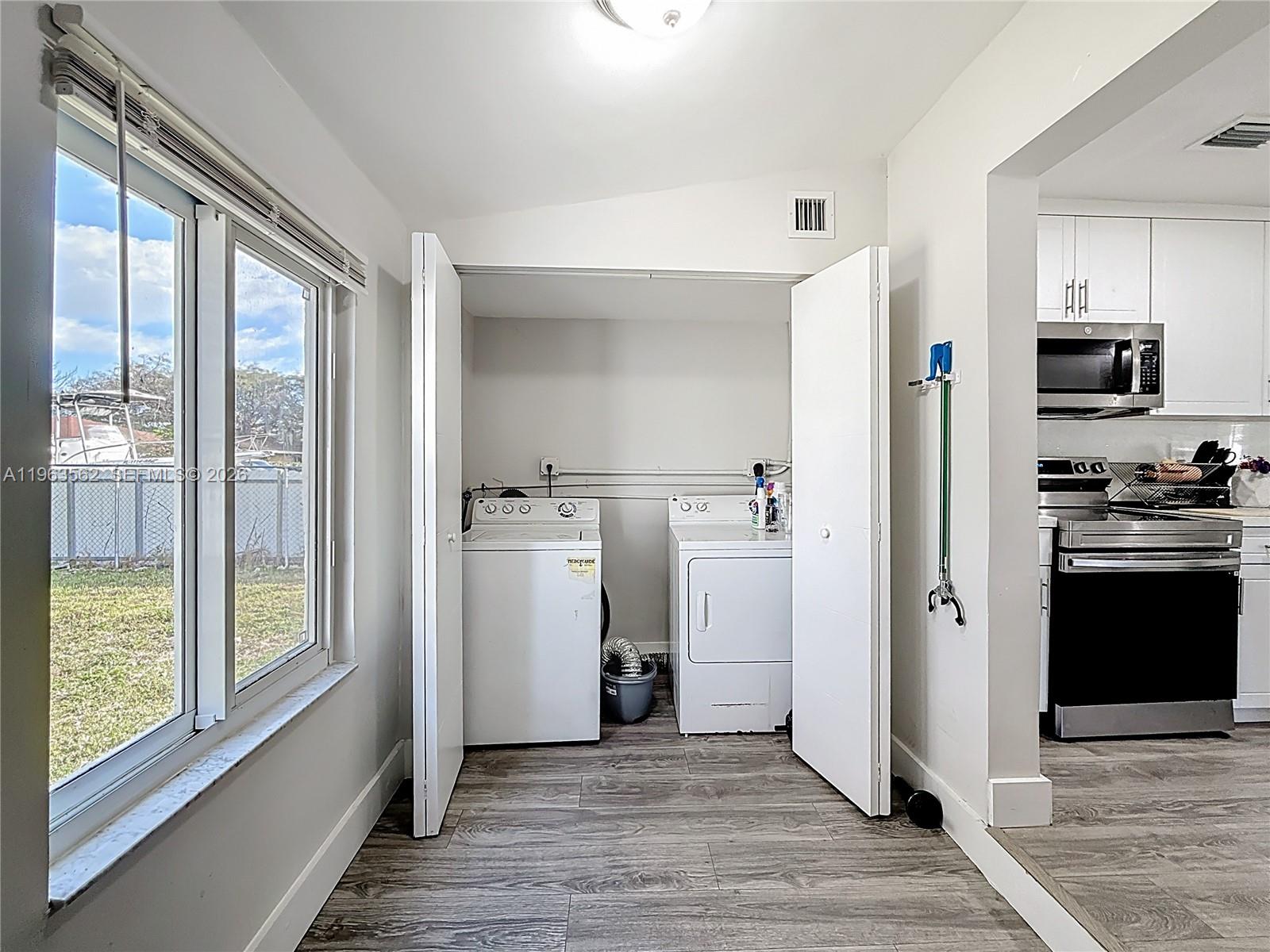 TENNYSON HEIGHTS - Residential