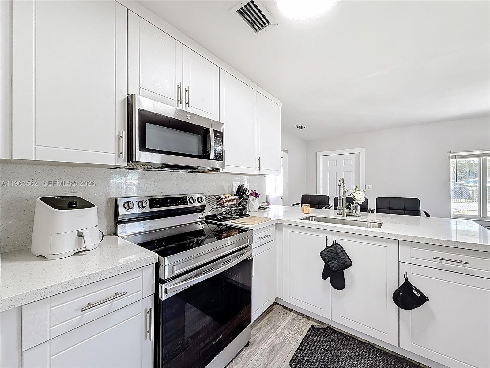 TENNYSON HEIGHTS - Residential