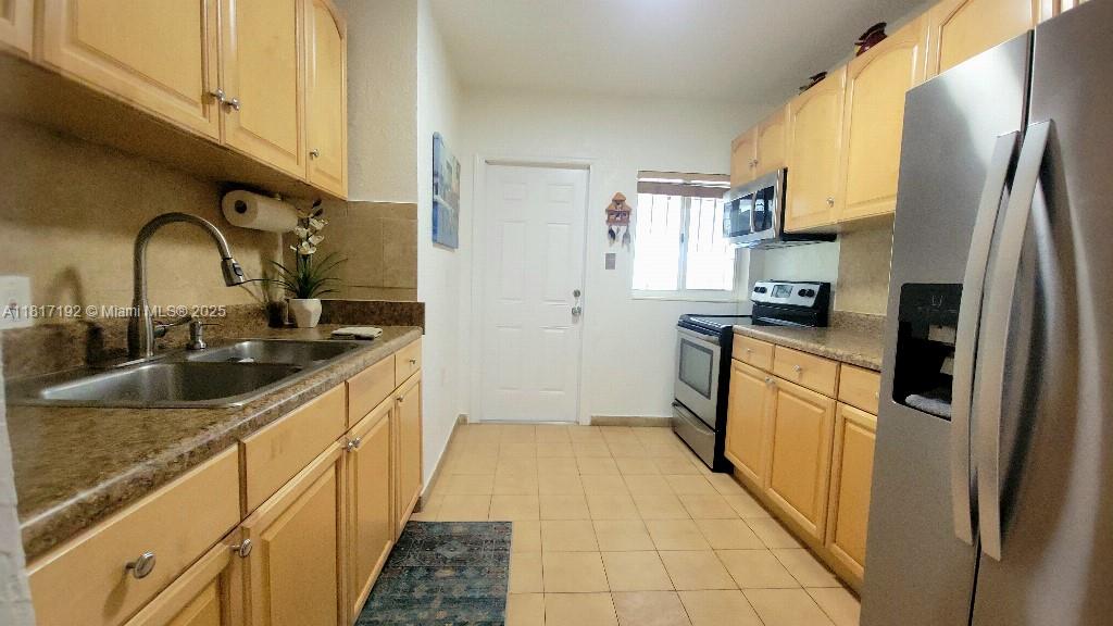 PALM SPRINGS AMD - Residential
