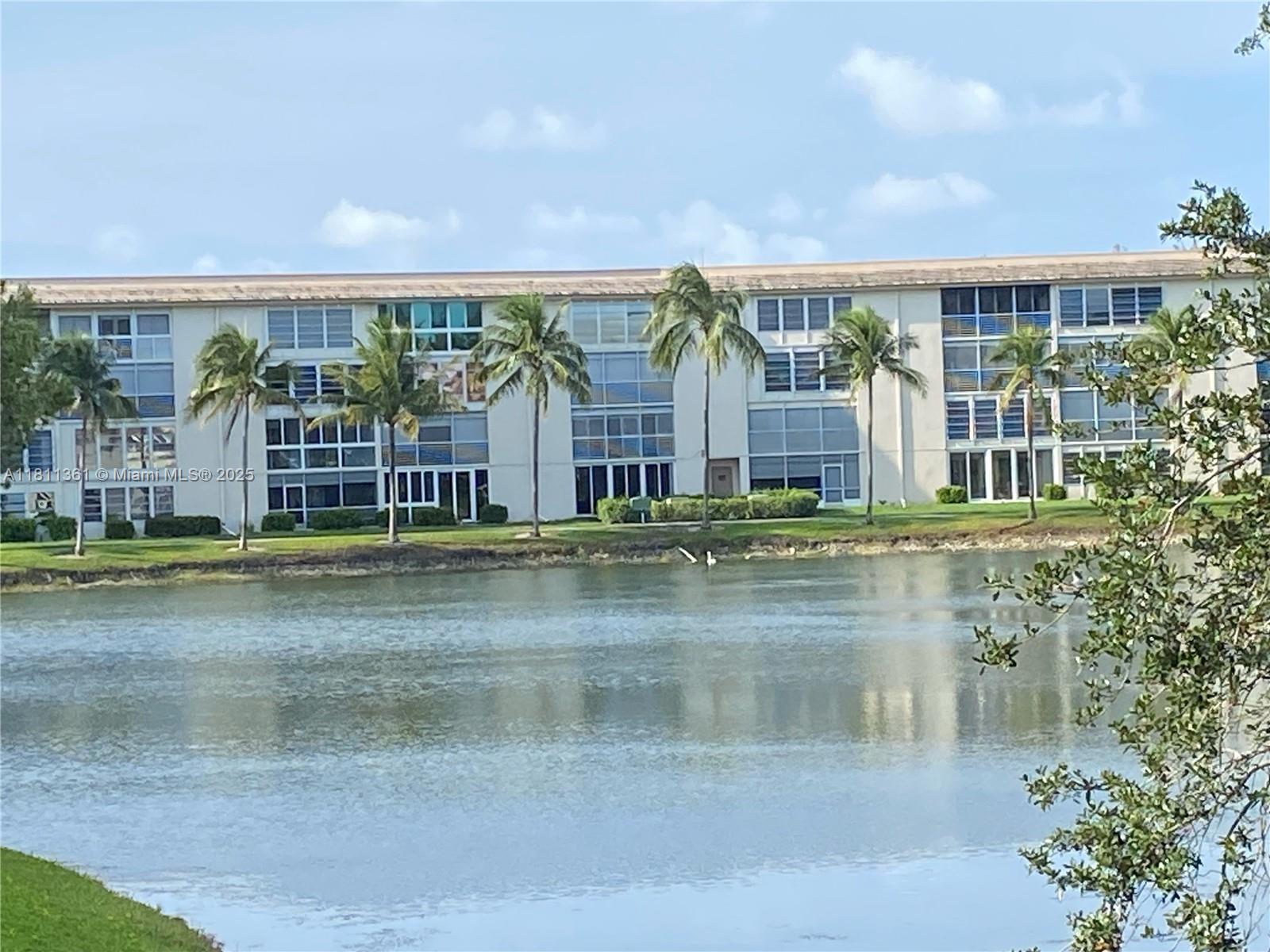 Property for Sale at 1902 Bermuda Cir G3, Coconut Creek, Broward County, Florida - Bedrooms: 1 
Bathrooms: 1  - $125,000