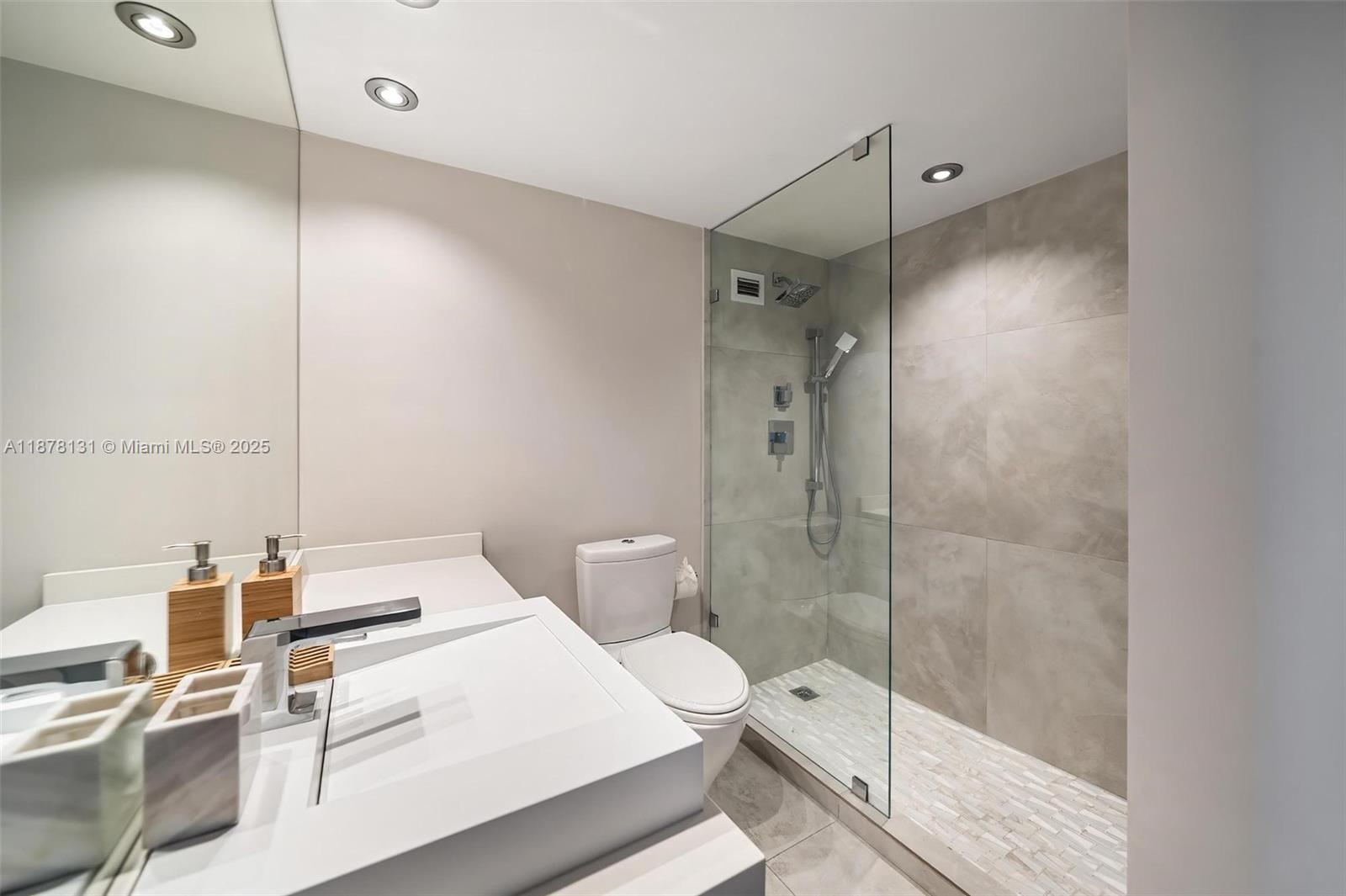 MIRADOR 1000 CONDO - Residential