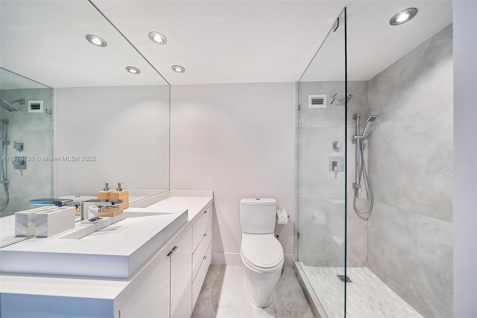 MIRADOR 1000 CONDO - Residential