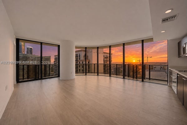 55 SW 9TH ST APT 3106, MIAMI, FL 33130 - Image 2517c2ce5c0cd658aae3e9497fb4da93/111495751
