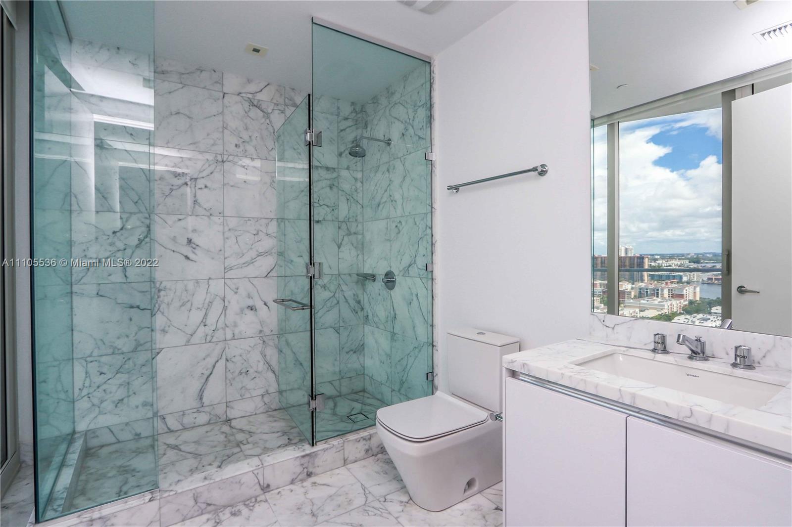 JADE SIGNATURE CONDO - Residential