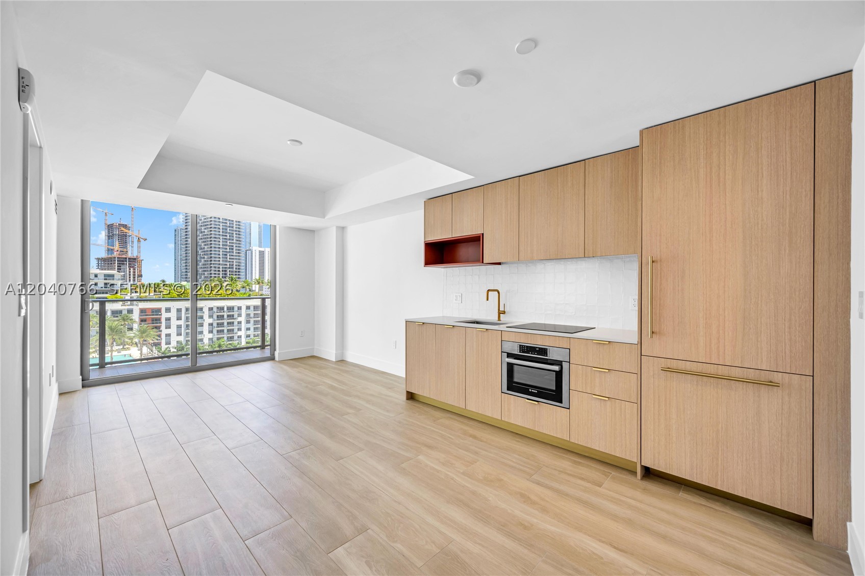 90 NE 32nd 1103