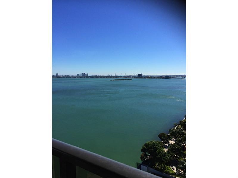 Beautifully renovated unit on the 20th floor with a SE view of the bay. Wake to stunning sunrises in this beautiful unit with separate guest bath. This is a great unit in the Charter Club. Plenty of parking, close to all beach hospitals, I-95, MIA, beache s, AA Arena, this is one of the best locations in Miami!.
