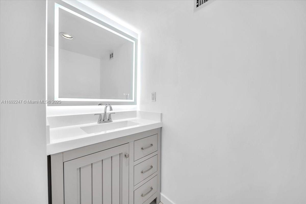 EDEN ISLES CONDO PART 2 - Residential