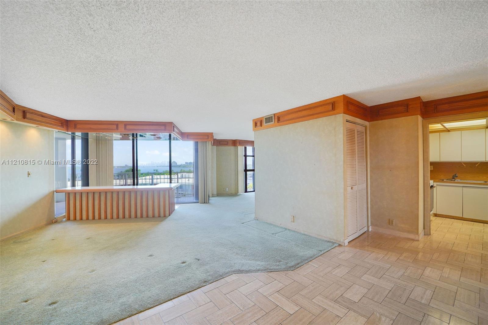 THE TOWERS OF QUAYSIDE CO - Residential