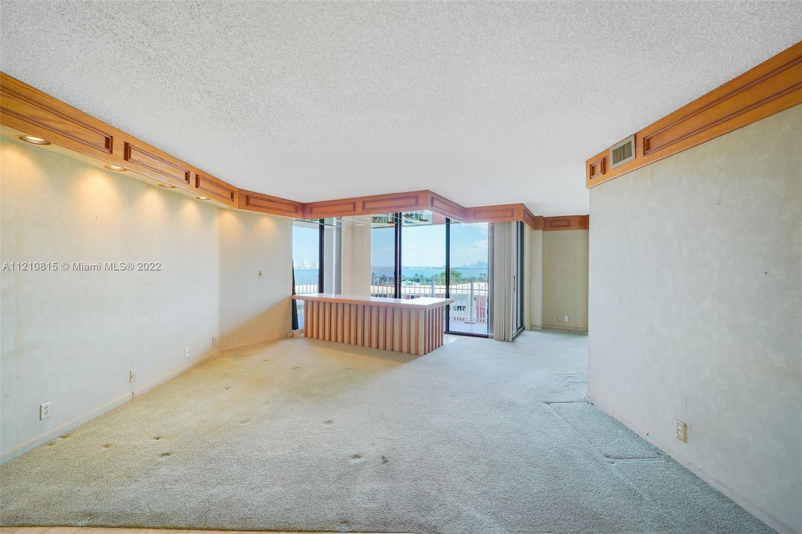 THE TOWERS OF QUAYSIDE CO - Residential