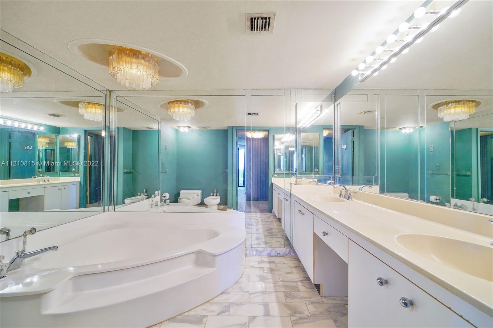 THE TOWERS OF QUAYSIDE CO - Residential