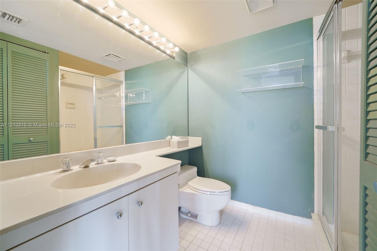 THE TOWERS OF QUAYSIDE CO - Residential