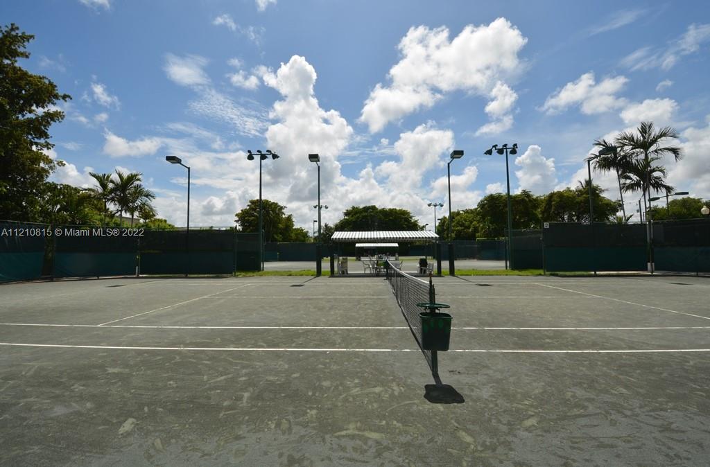 THE TOWERS OF QUAYSIDE CO - Residential