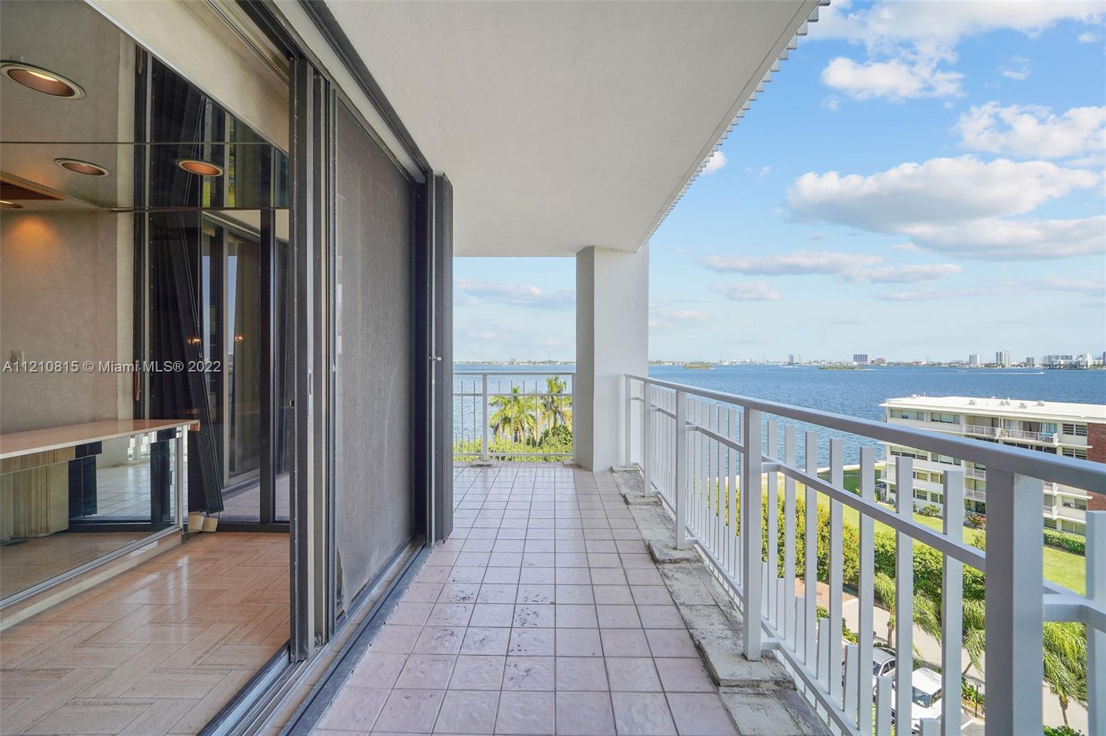 THE TOWERS OF QUAYSIDE CO - Residential