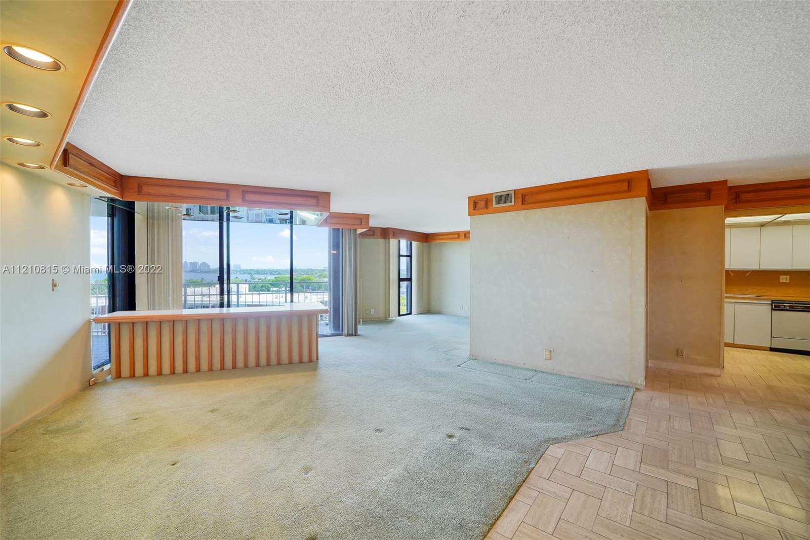 THE TOWERS OF QUAYSIDE CO - Residential