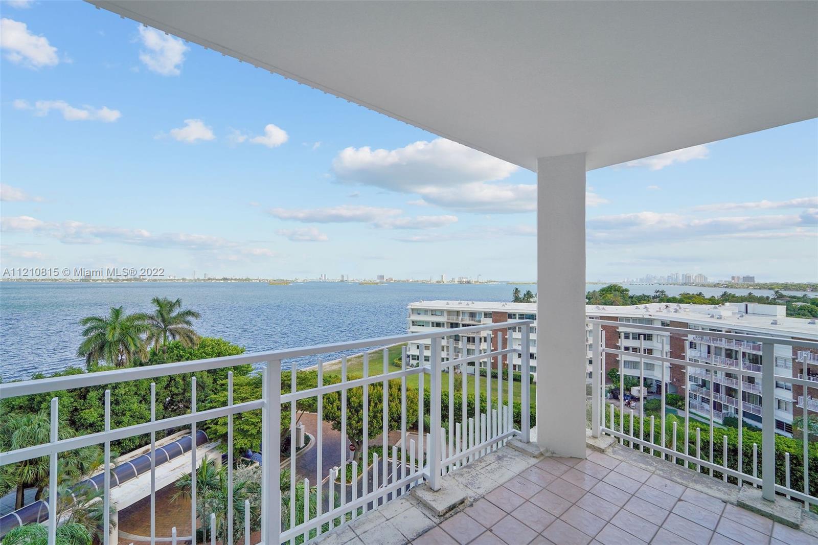 THE TOWERS OF QUAYSIDE CO - Residential