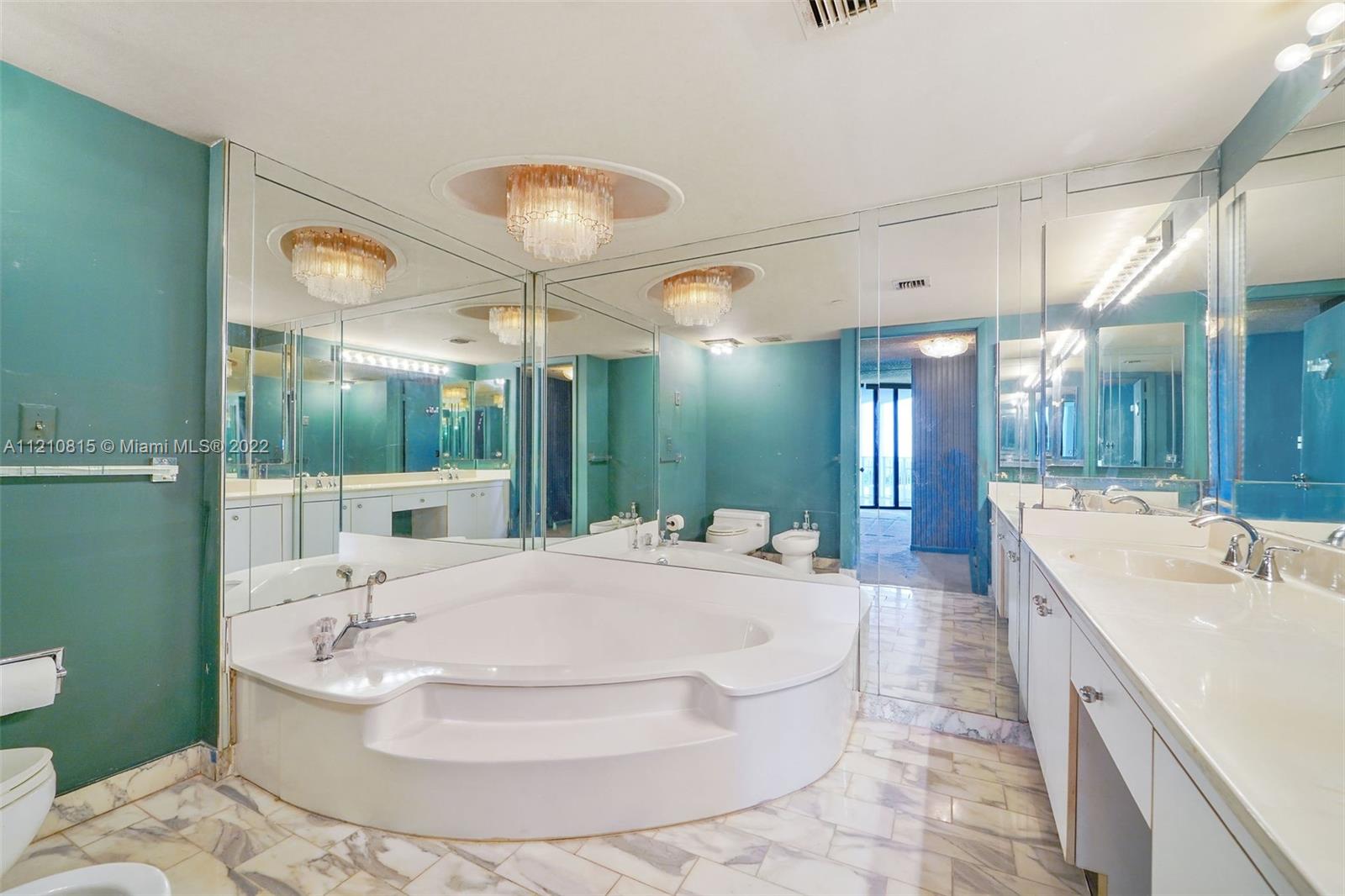 THE TOWERS OF QUAYSIDE CO - Residential