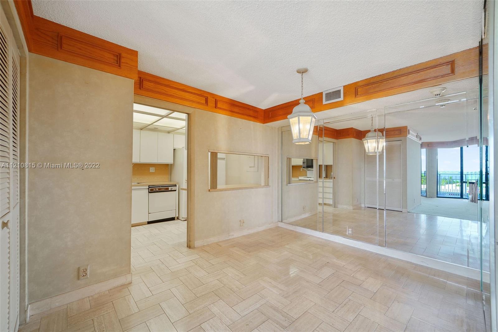 THE TOWERS OF QUAYSIDE CO - Residential