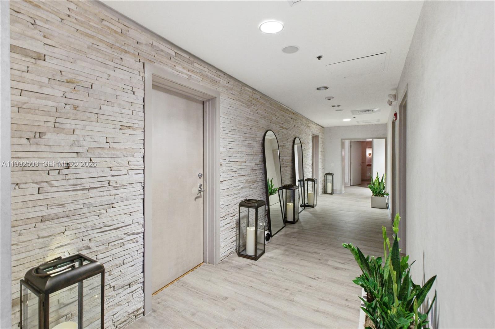 MAYFIELD CONDO - Residential