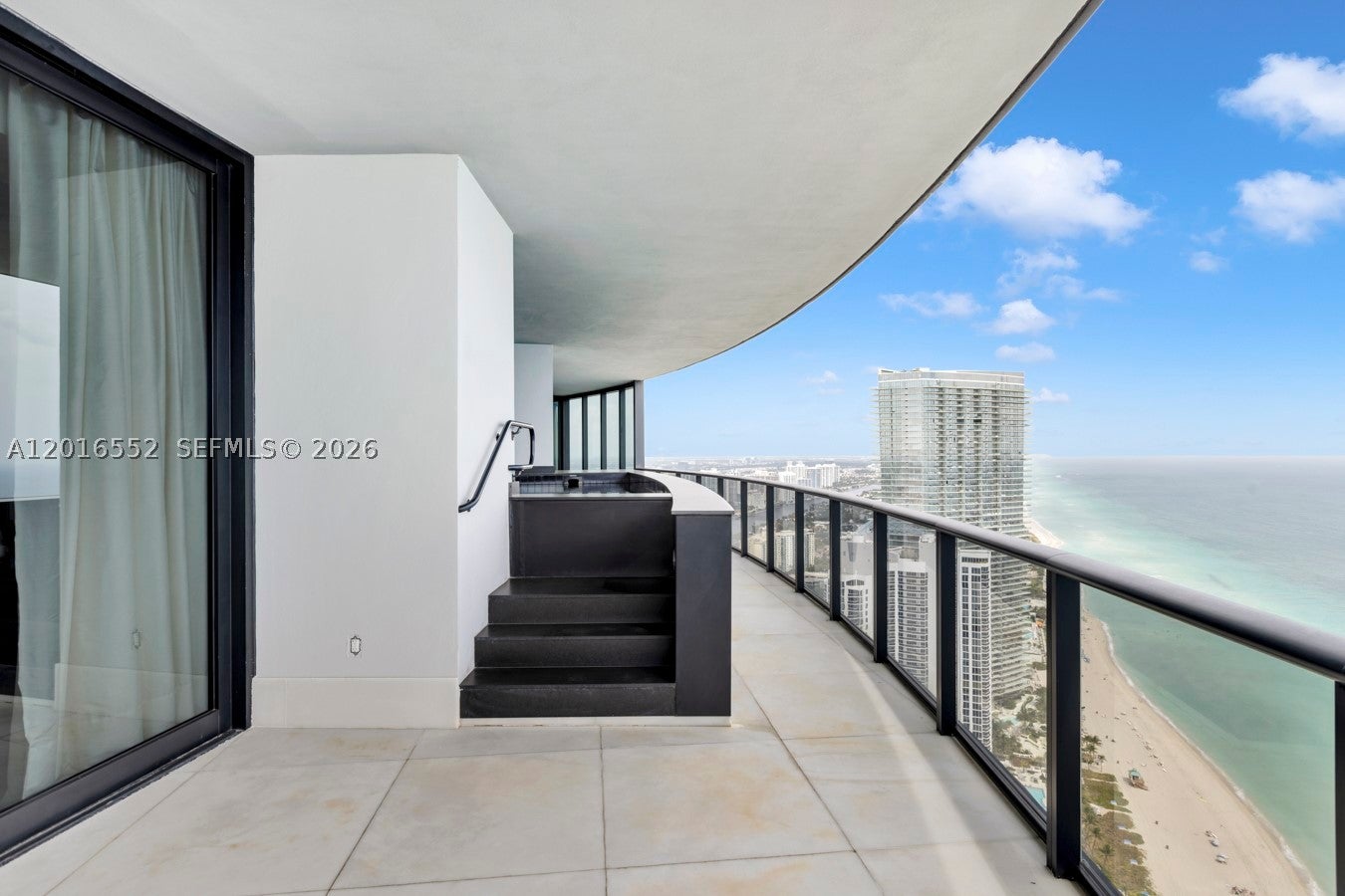 18555 Collins Ave 4605