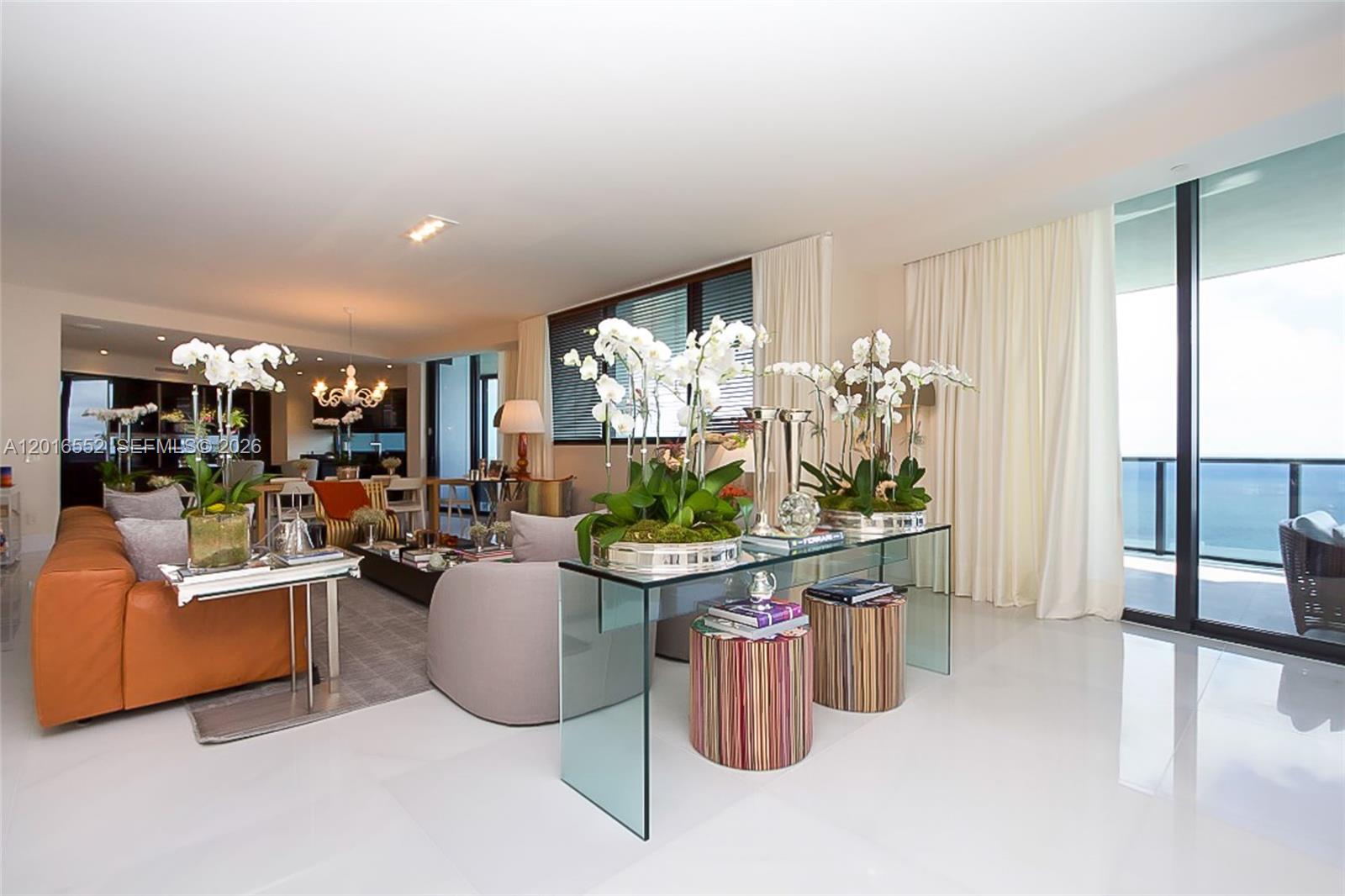 PORSCHE TOWER - Residential Lease