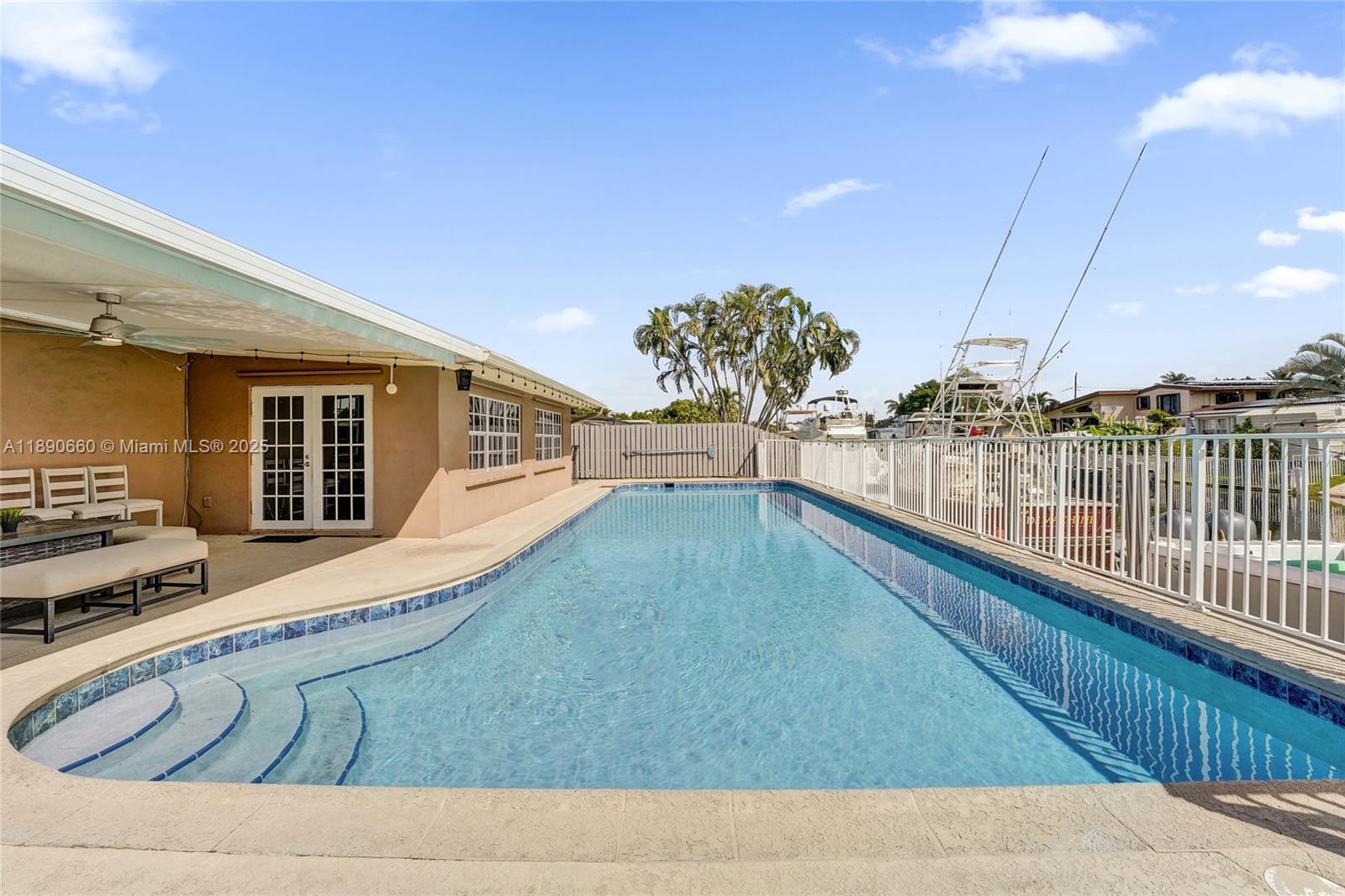 LAUDERDALE ISLES NO 2-BLK - Residential