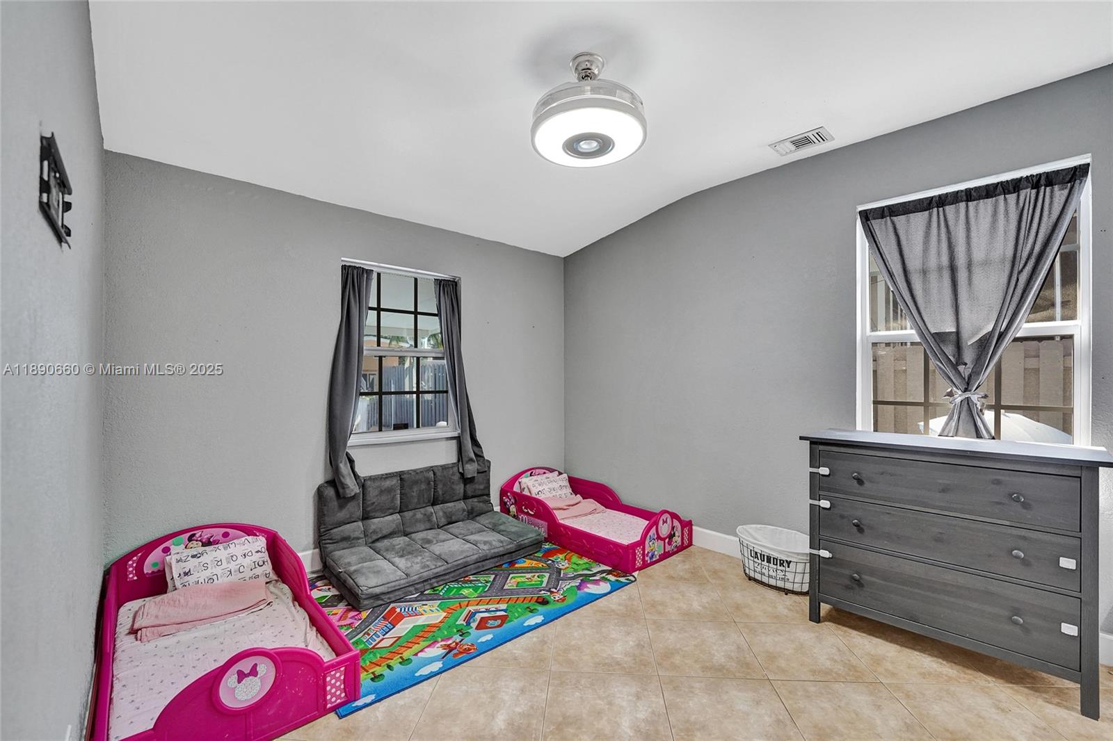 LAUDERDALE ISLES NO 2-BLK - Residential