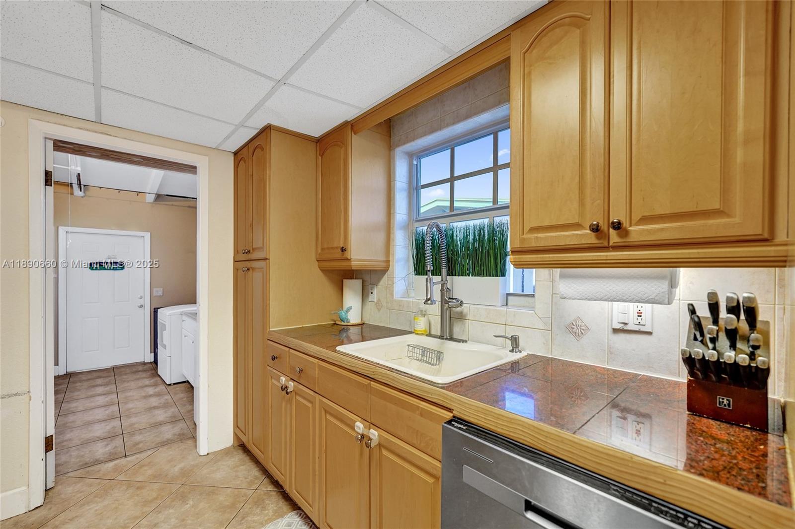 LAUDERDALE ISLES NO 2-BLK - Residential