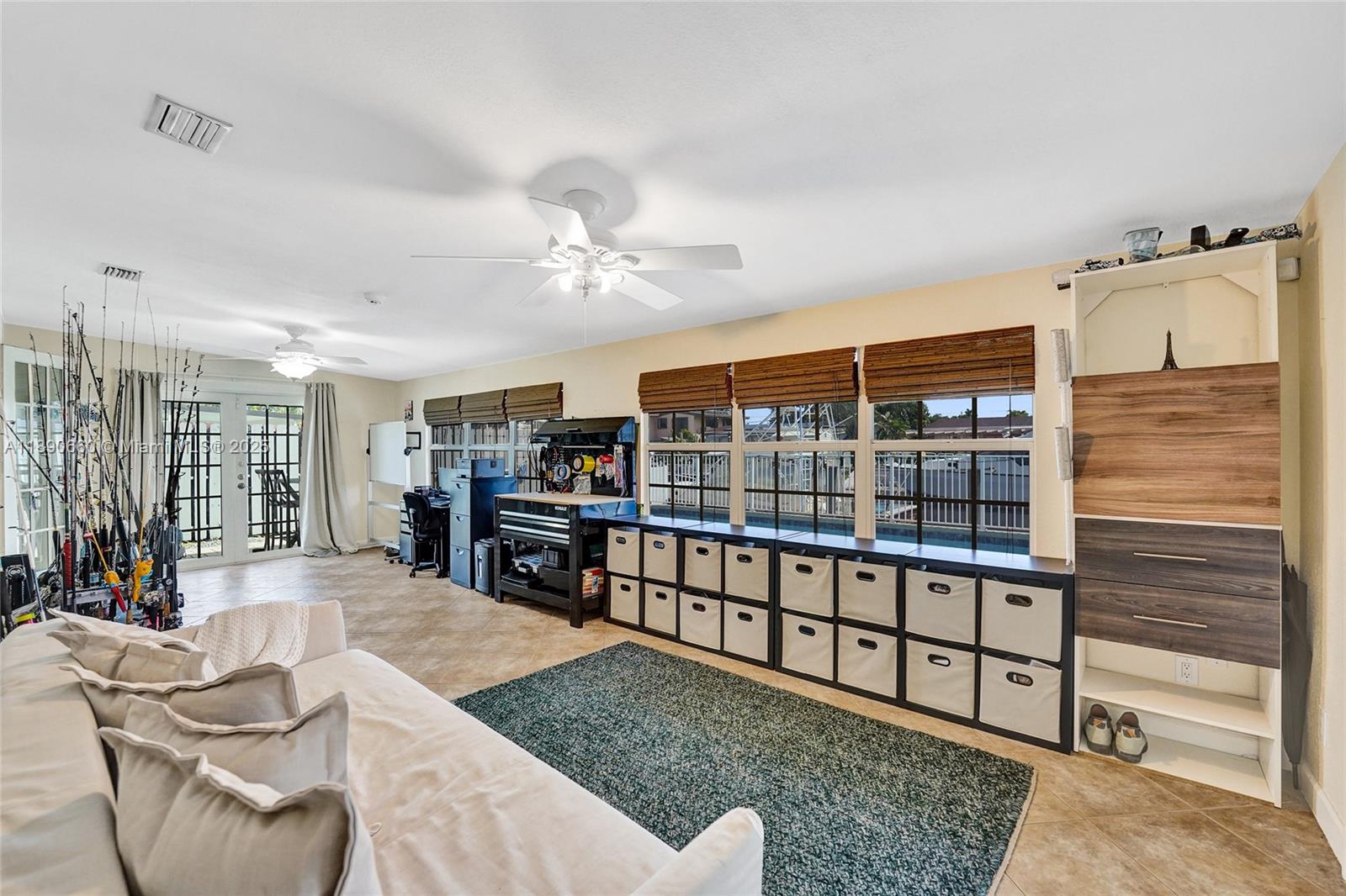 LAUDERDALE ISLES NO 2-BLK - Residential