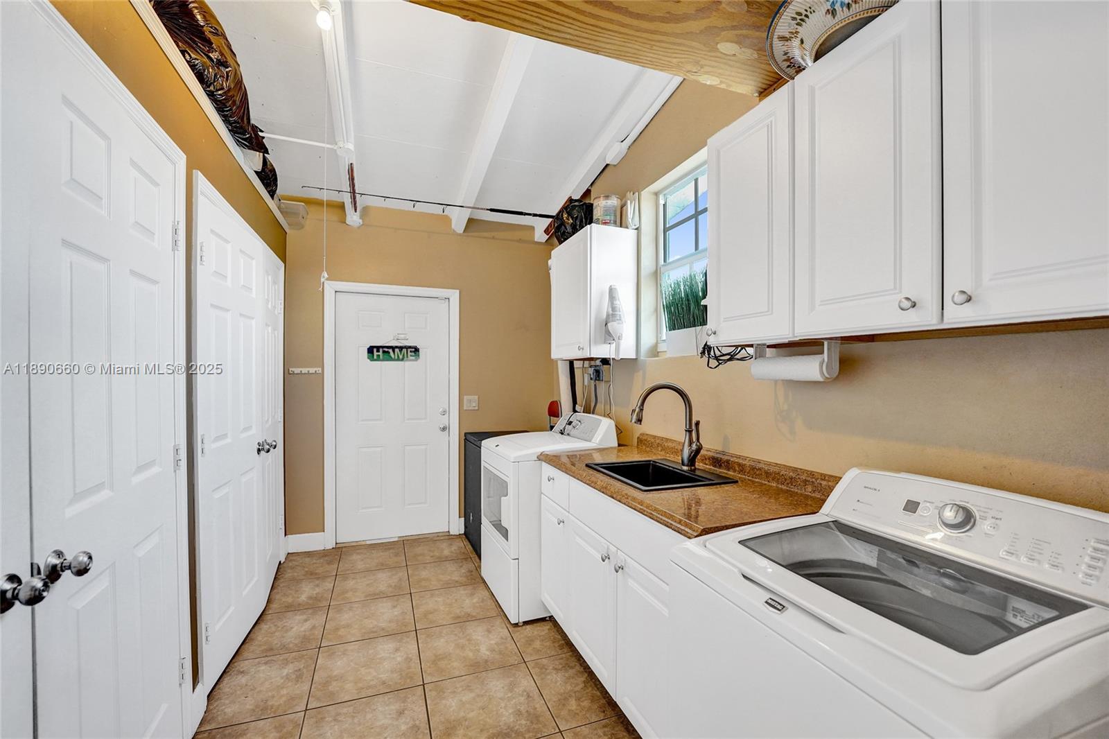 LAUDERDALE ISLES NO 2-BLK - Residential