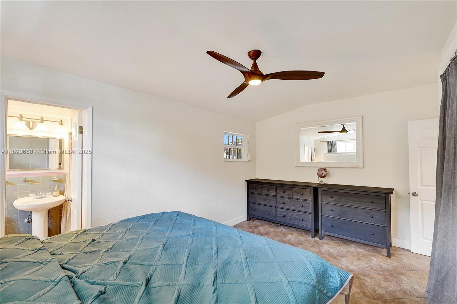 LAUDERDALE ISLES NO 2-BLK - Residential