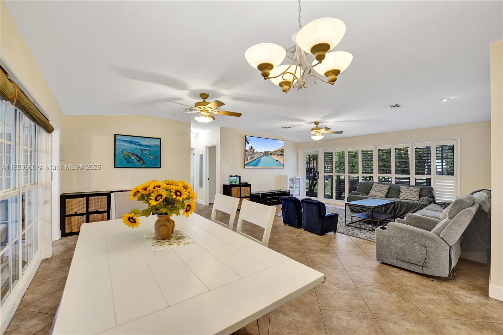 LAUDERDALE ISLES NO 2-BLK - Residential
