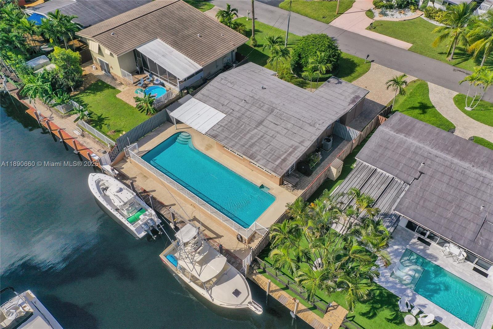 LAUDERDALE ISLES NO 2-BLK - Residential