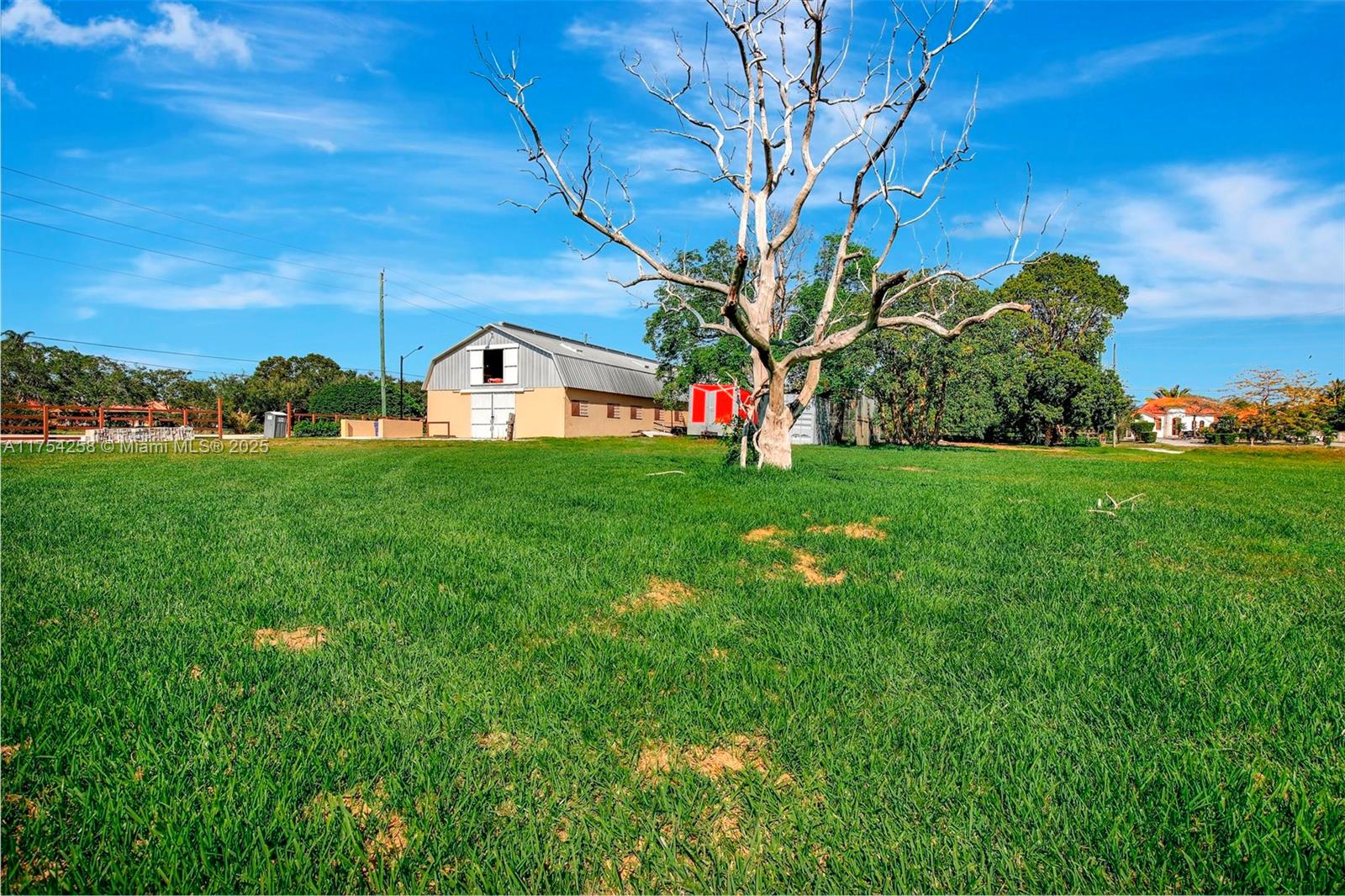 COUNTRY CLUB RANCHES SEC - Residential