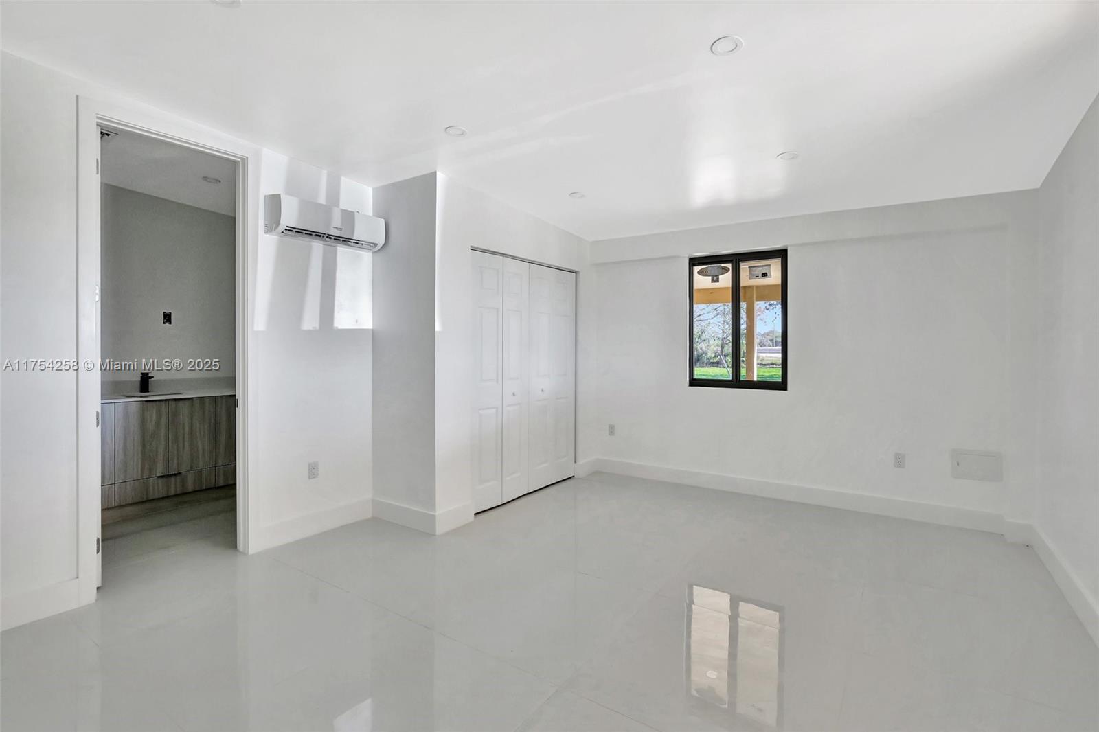 COUNTRY CLUB RANCHES SEC - Residential