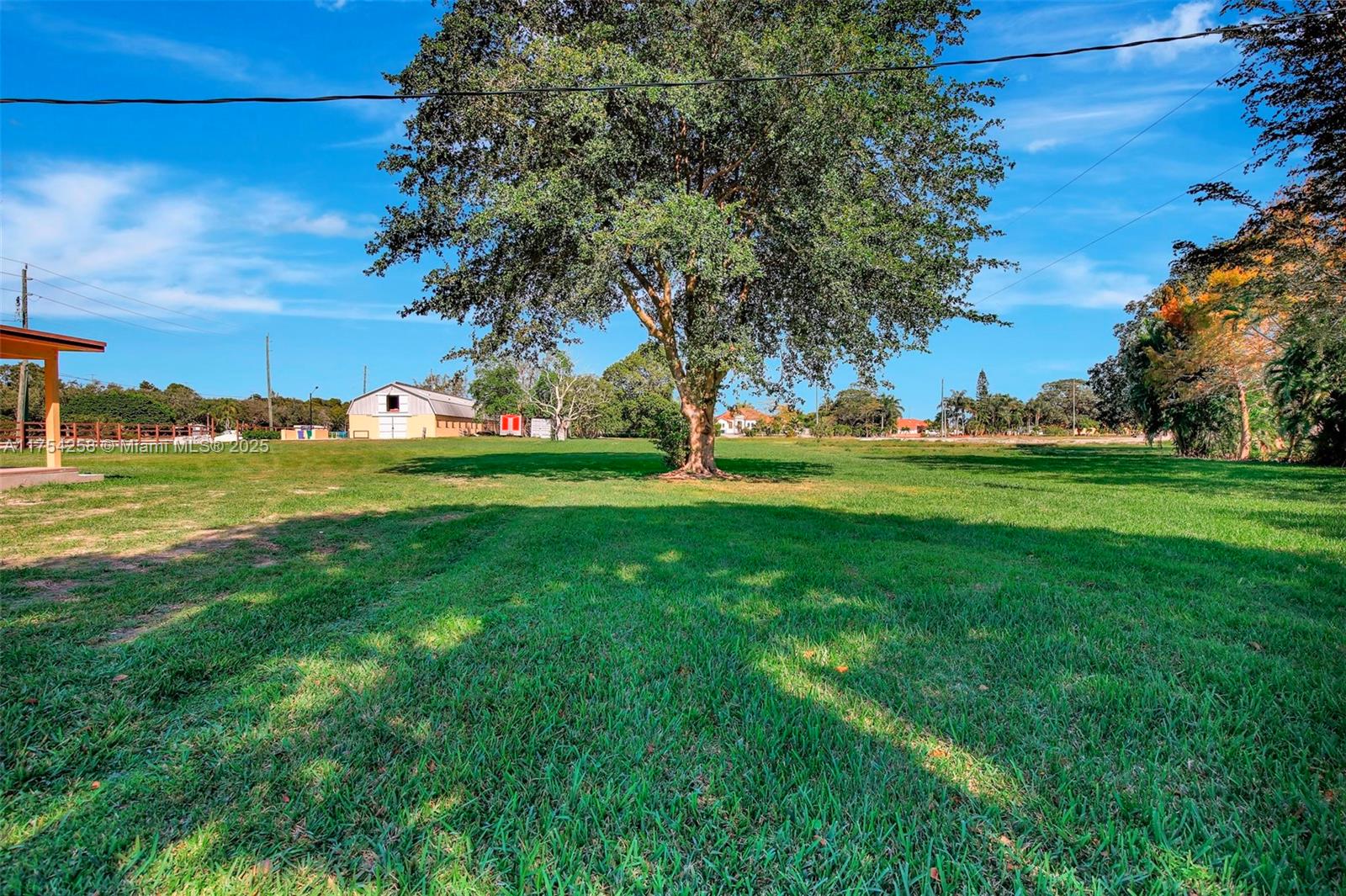 COUNTRY CLUB RANCHES SEC - Residential